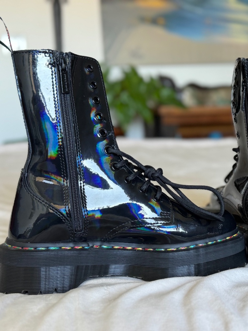 Dr Martens Rainbow Patent Combat Boots Size 9 Iridescent Lace Up Shiny - Picture 4 of 8